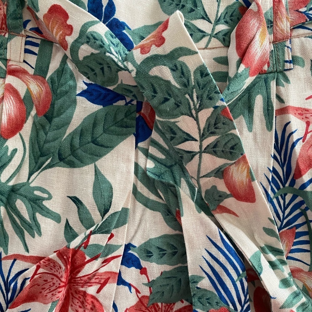 C & C California Linen Blend Floral Print Belted Pull On Shorts NWT Size 6 - Picture 5 of 9